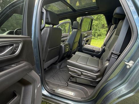 Used 2021 Chevrolet Tahoe Z71 w/ Z71 Signature Package AWD/4WD image 6
