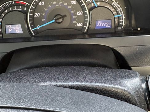 Used 2013 Toyota Camry XLE FWD image 14