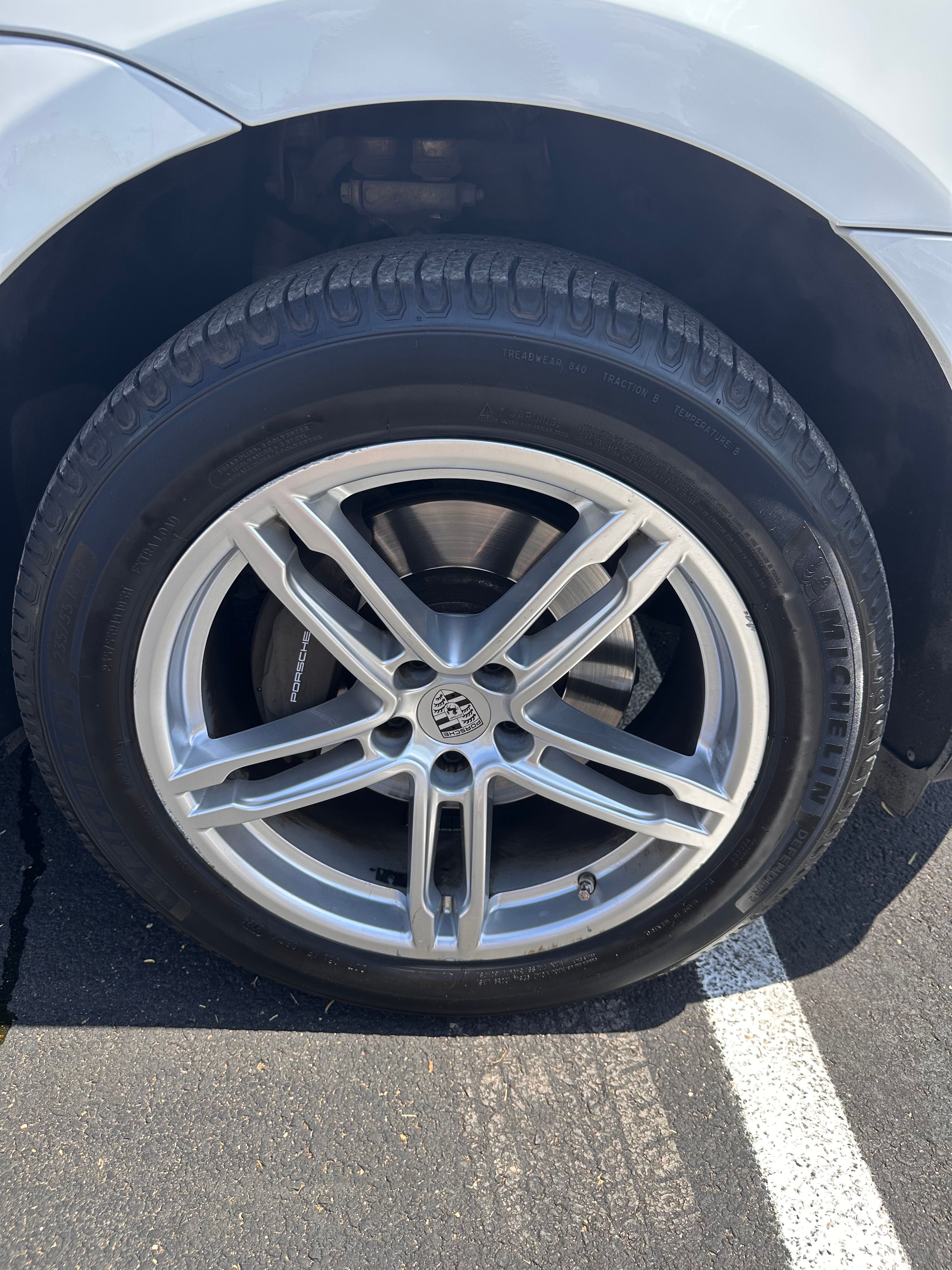 Used 2019 Porsche Macan AWD/4WD image 18