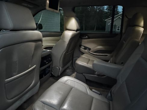 Used 2016 GMC Yukon XL SLT w/ Open Road Package AWD/4WD image 10