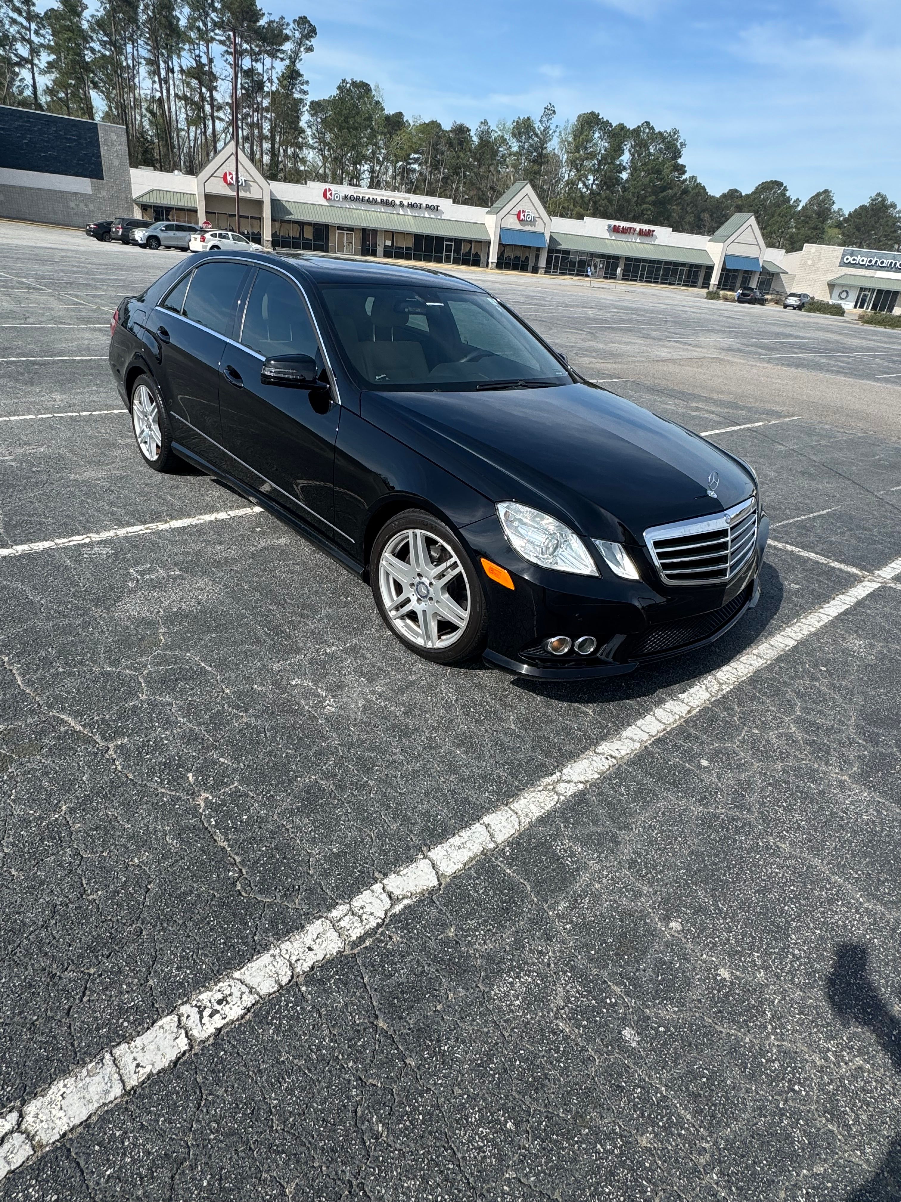 Used 2010 Mercedes-Benz E 350 Sedan image 4