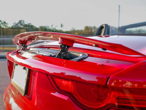 Used 2014 Jaguar F-TYPE S image 9