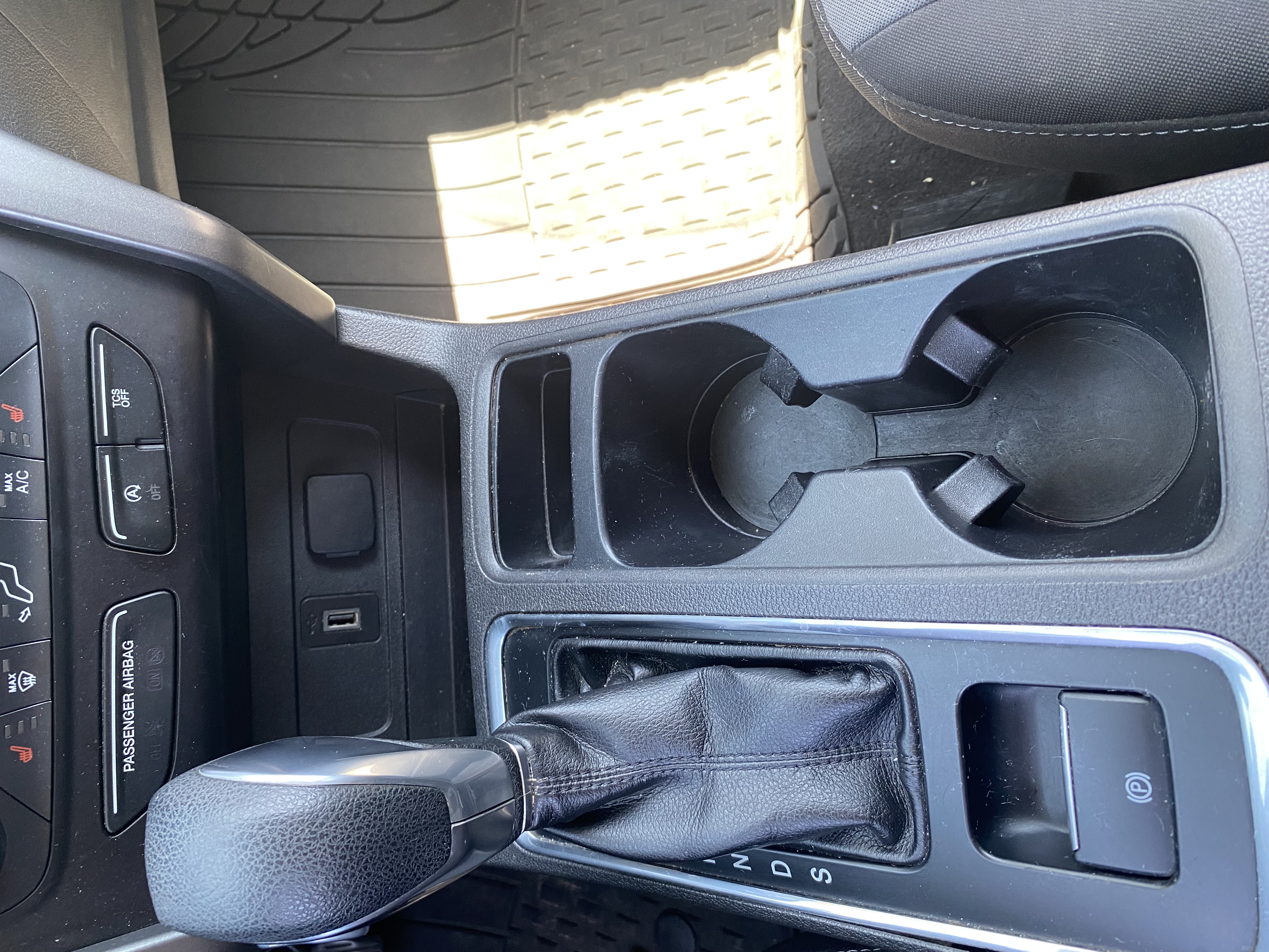 Used 2018 Ford Escape SE FWD image 6