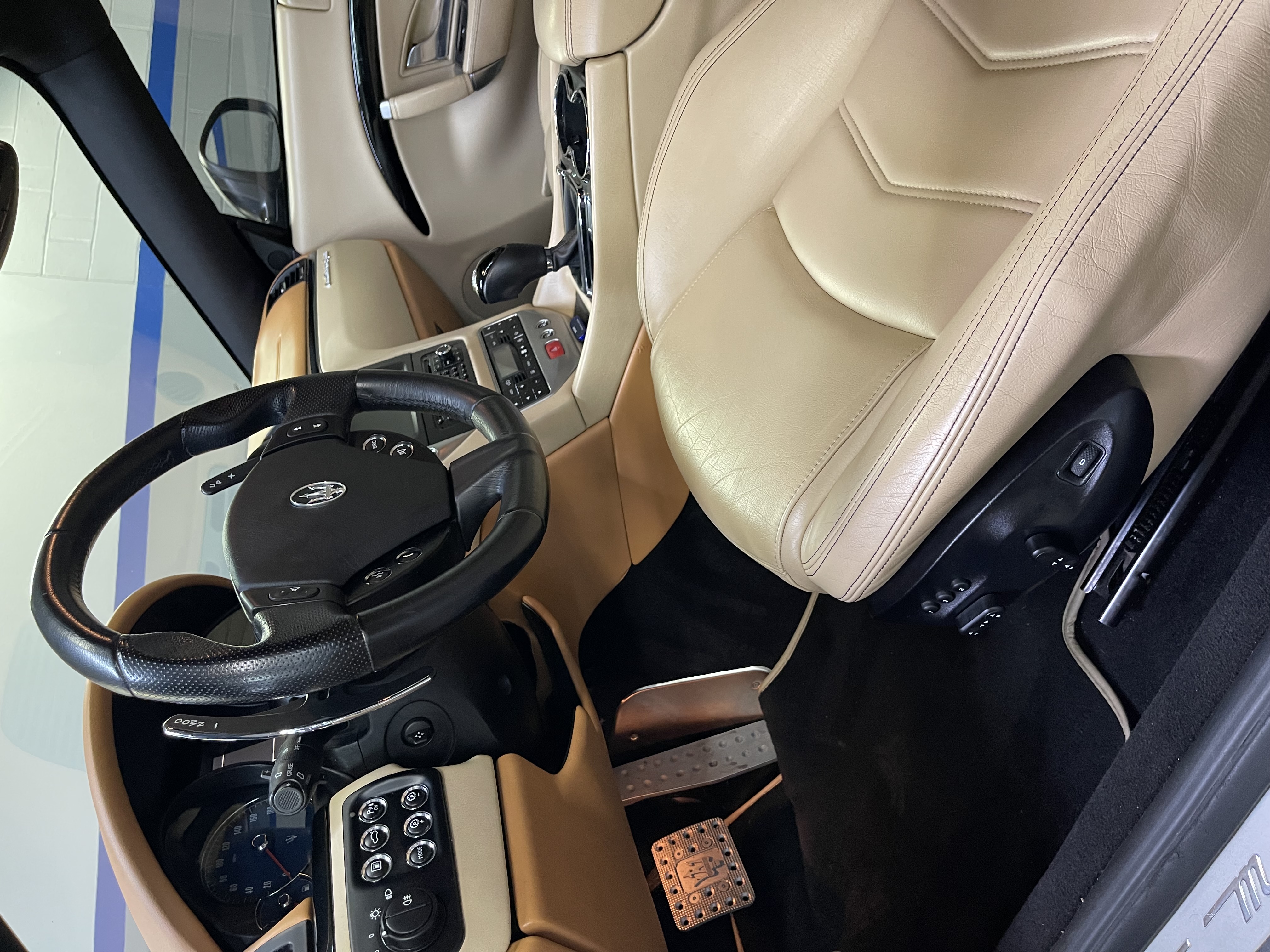 Used 2013 Maserati GranTurismo Sport RWD image 8