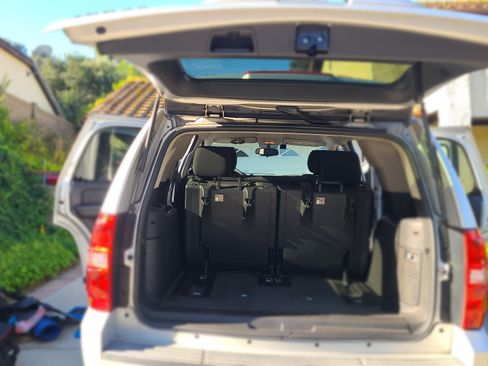 Used 2011 Chevrolet Tahoe LS image 2