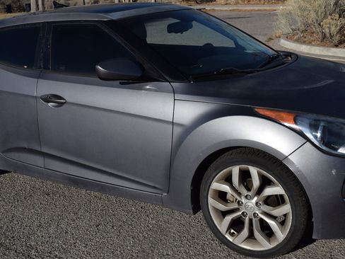 Used 2012 Hyundai Veloster w/ Style Pkg image 1