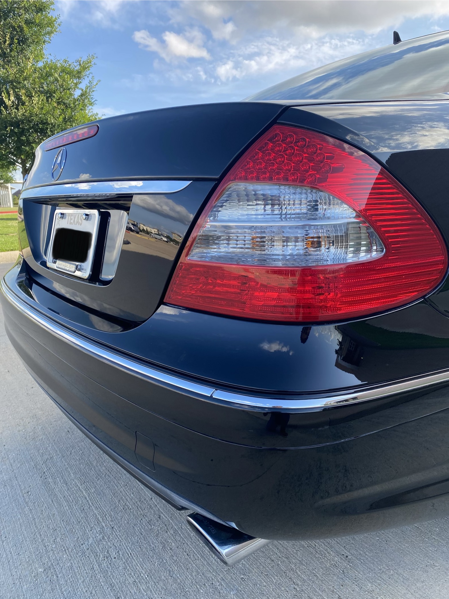 Used 2009 Mercedes-Benz E 550 Sedan image 10