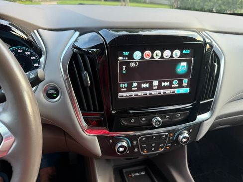 Used 2019 Chevrolet Traverse Premier w/ Driver Confidence II Package FWD image 12
