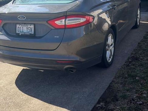 Used 2016 Ford Fusion SE image 4