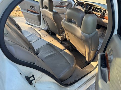 Used 2001 Buick Le Sabre Custom w/ Prestige Pkg image 17