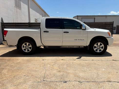 Used 2008 Nissan Titan SE RWD image 8