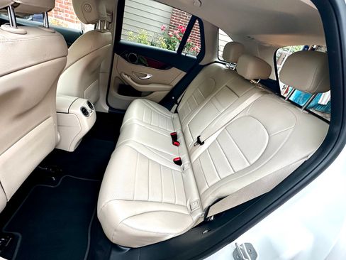 Used 2016 Mercedes-Benz GLC 300 4MATIC image 11