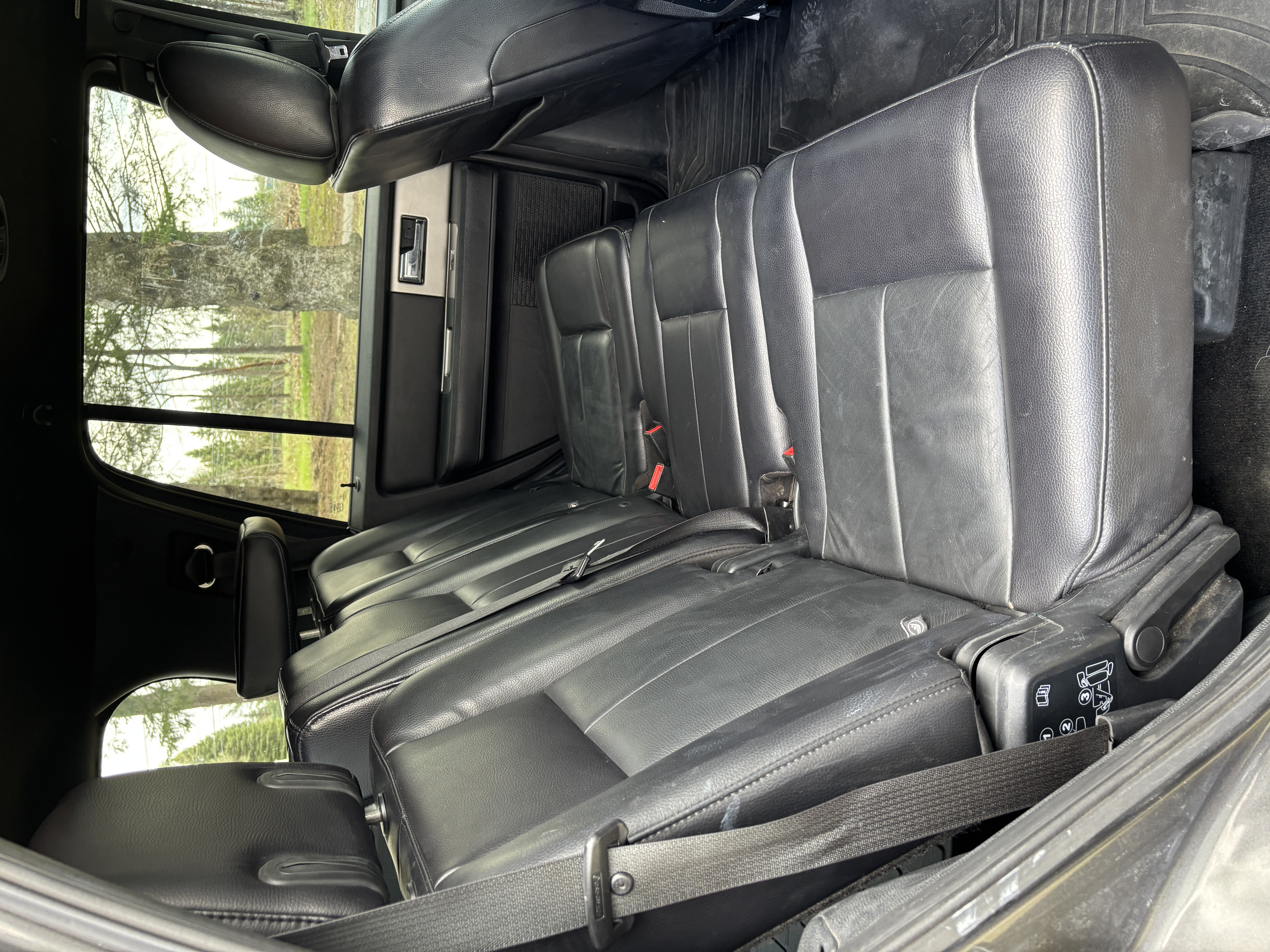 Used 2017 Ford Expedition XLT w/ Equipment Group 201A AWD/4WD image 11