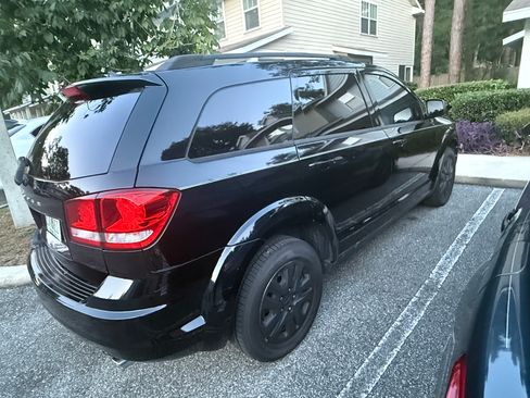 Used 2017 Dodge Journey SE AWD/4WD image 2