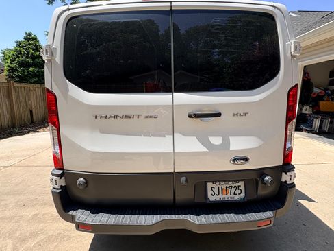 Used 2019 Ford Transit 350 XLT RWD image 9