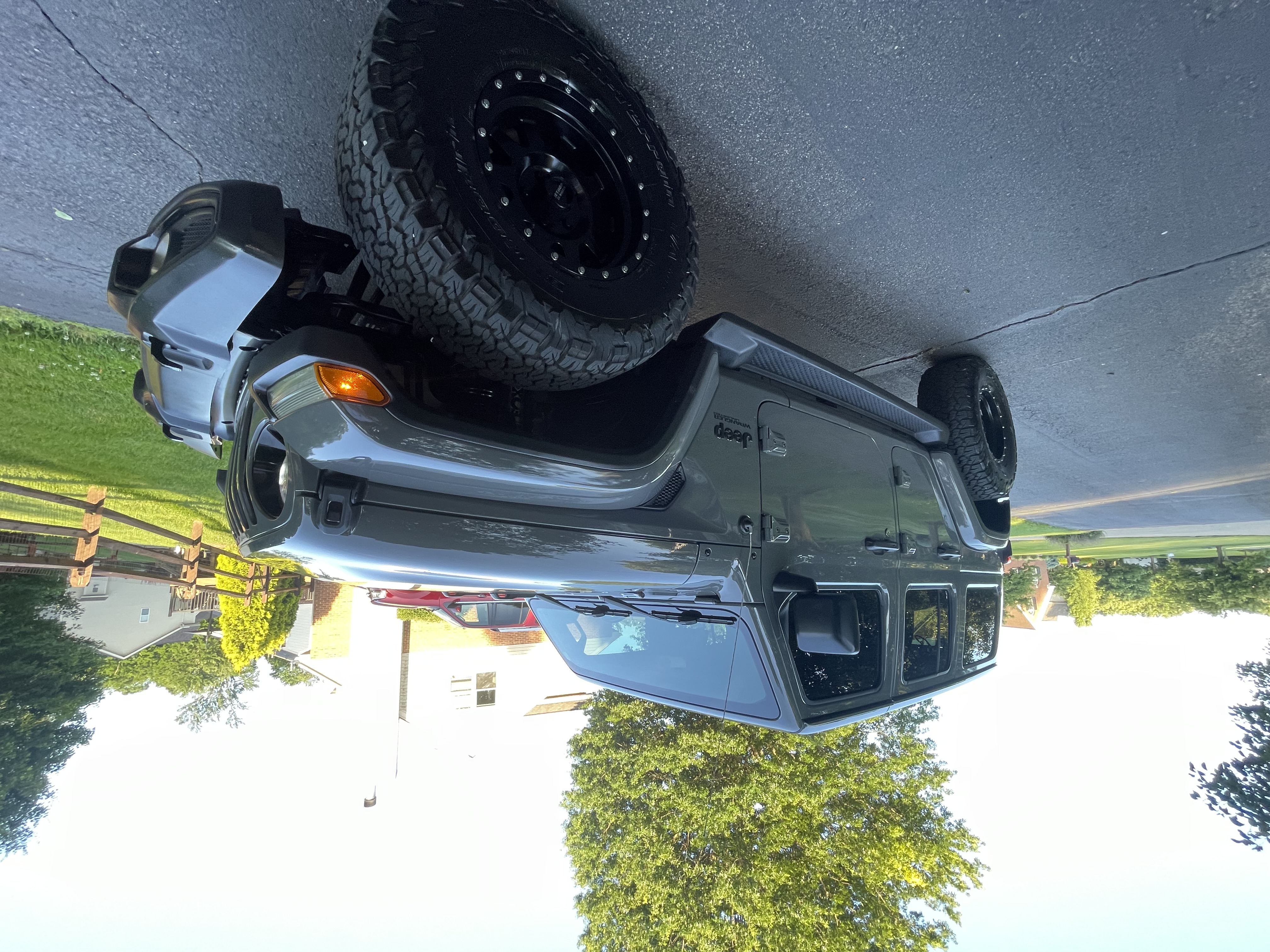 Used 2020 Jeep Wrangler Unlimited Sahara AWD/4WD image 8