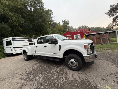 Used 2019 Ford F350 XL w/ Power Equipment Group AWD/4WD image 5