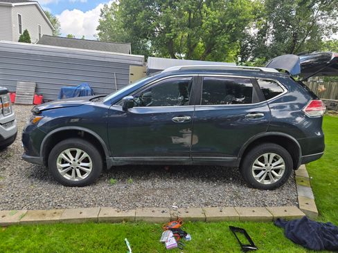 Used 2016 Nissan Rogue SV w/ SV Premium Package AWD/4WD image 8