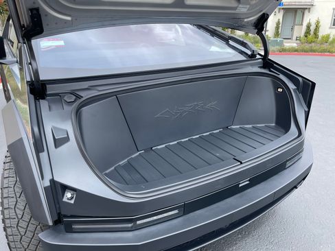 Used 2024 Tesla Cybertruck AWD Crew Cab image 17