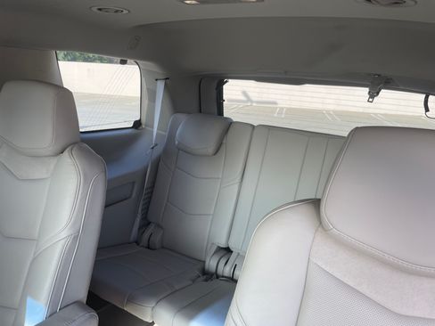 Used 2016 Cadillac Escalade Premium image 13