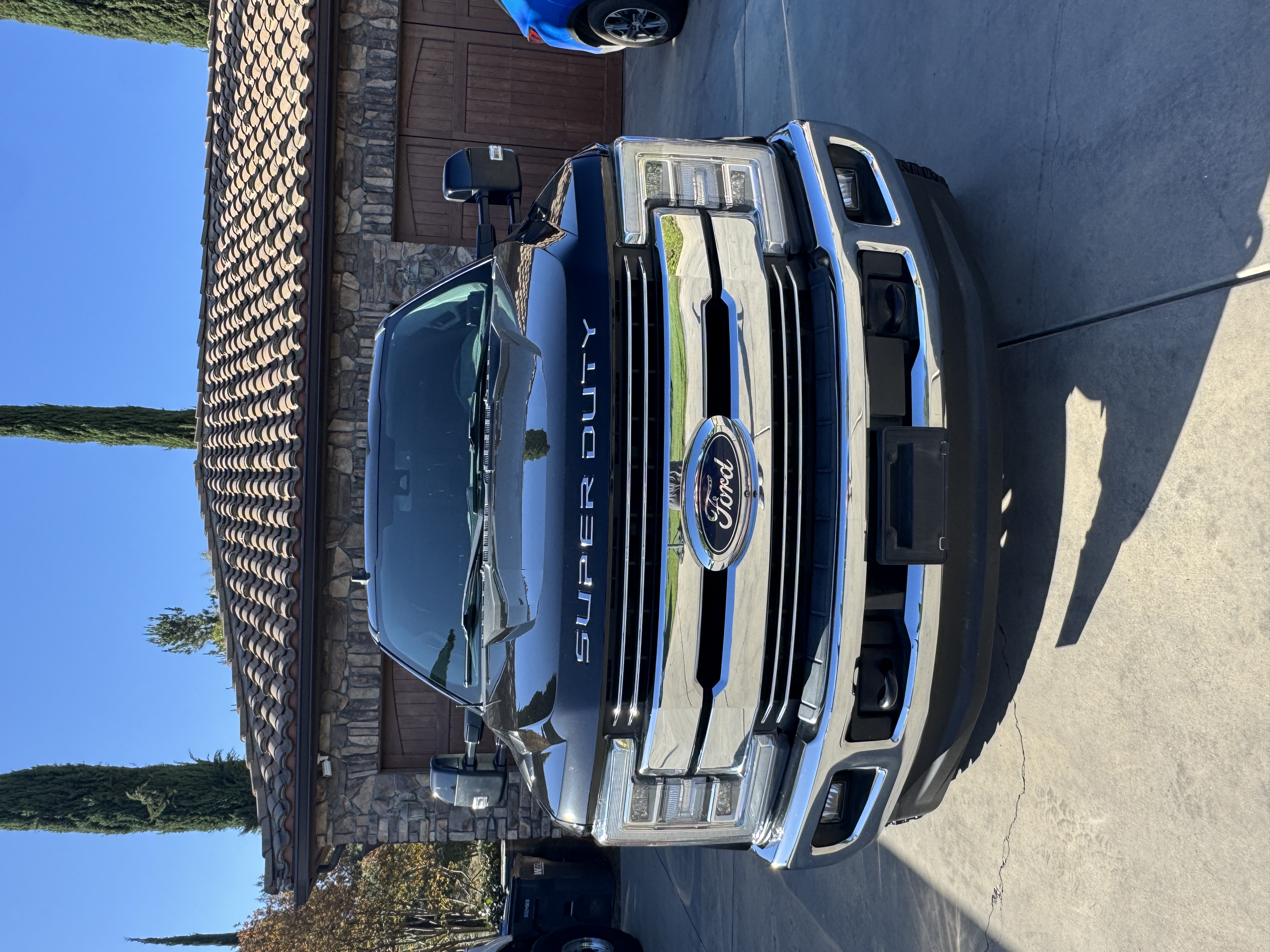 Used 2019 Ford F350 Lariat w/ Lariat Ultimate Package AWD/4WD image 2