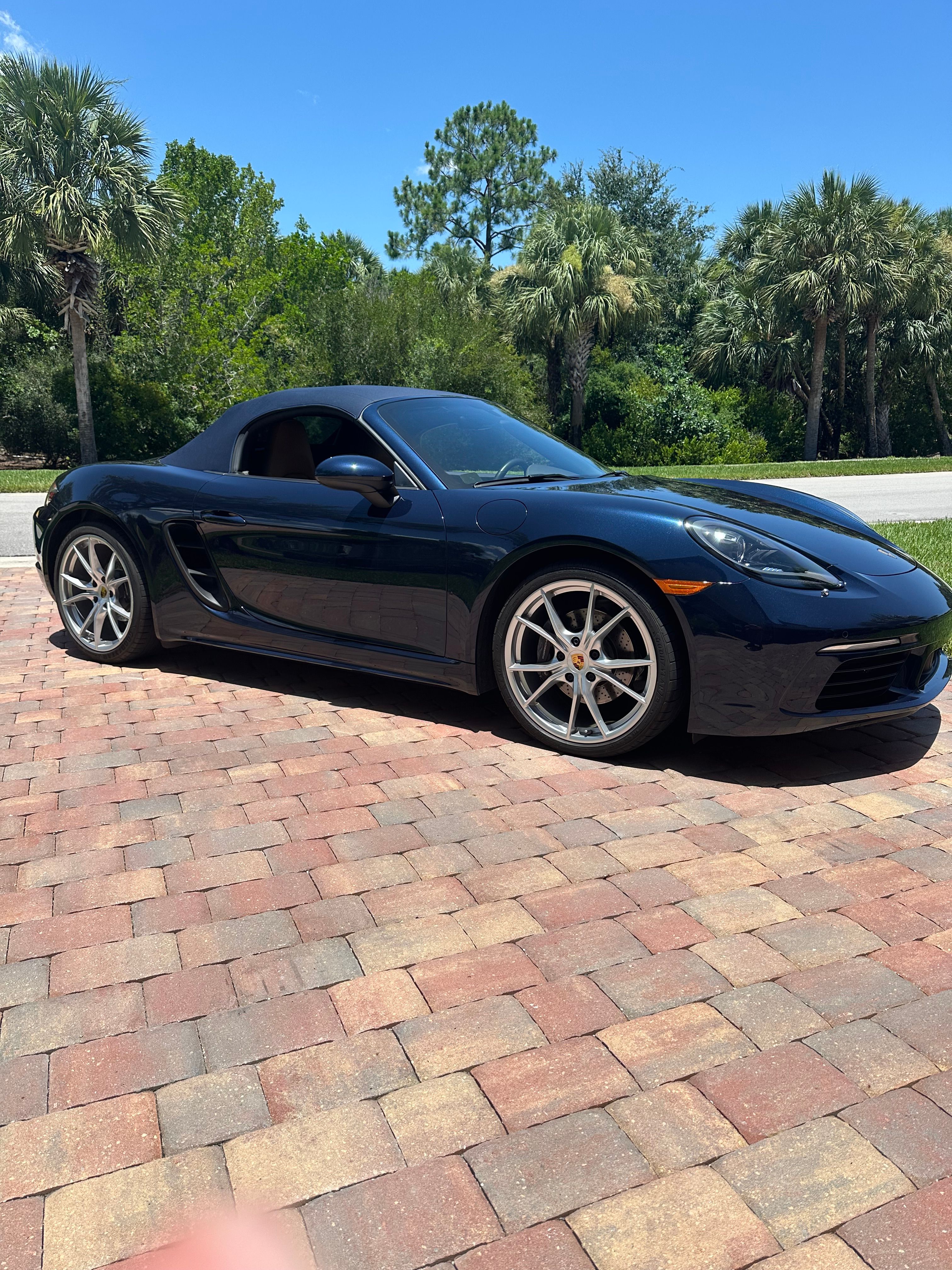 Used 2019 Porsche 718 Boxster RWD image 1