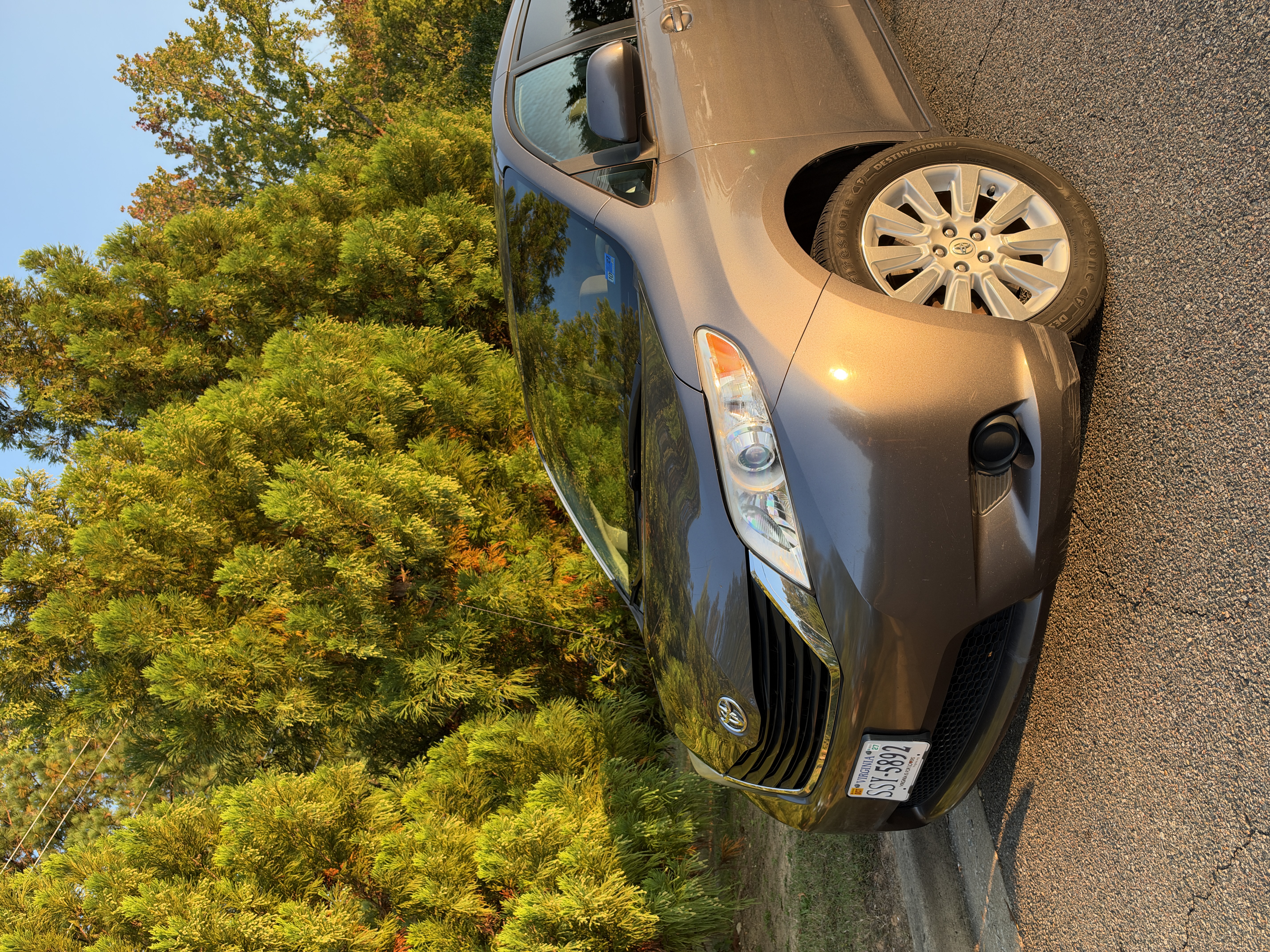 Used 2013 Toyota Sienna LE w/ Towing Pkg AWD/4WD image 17
