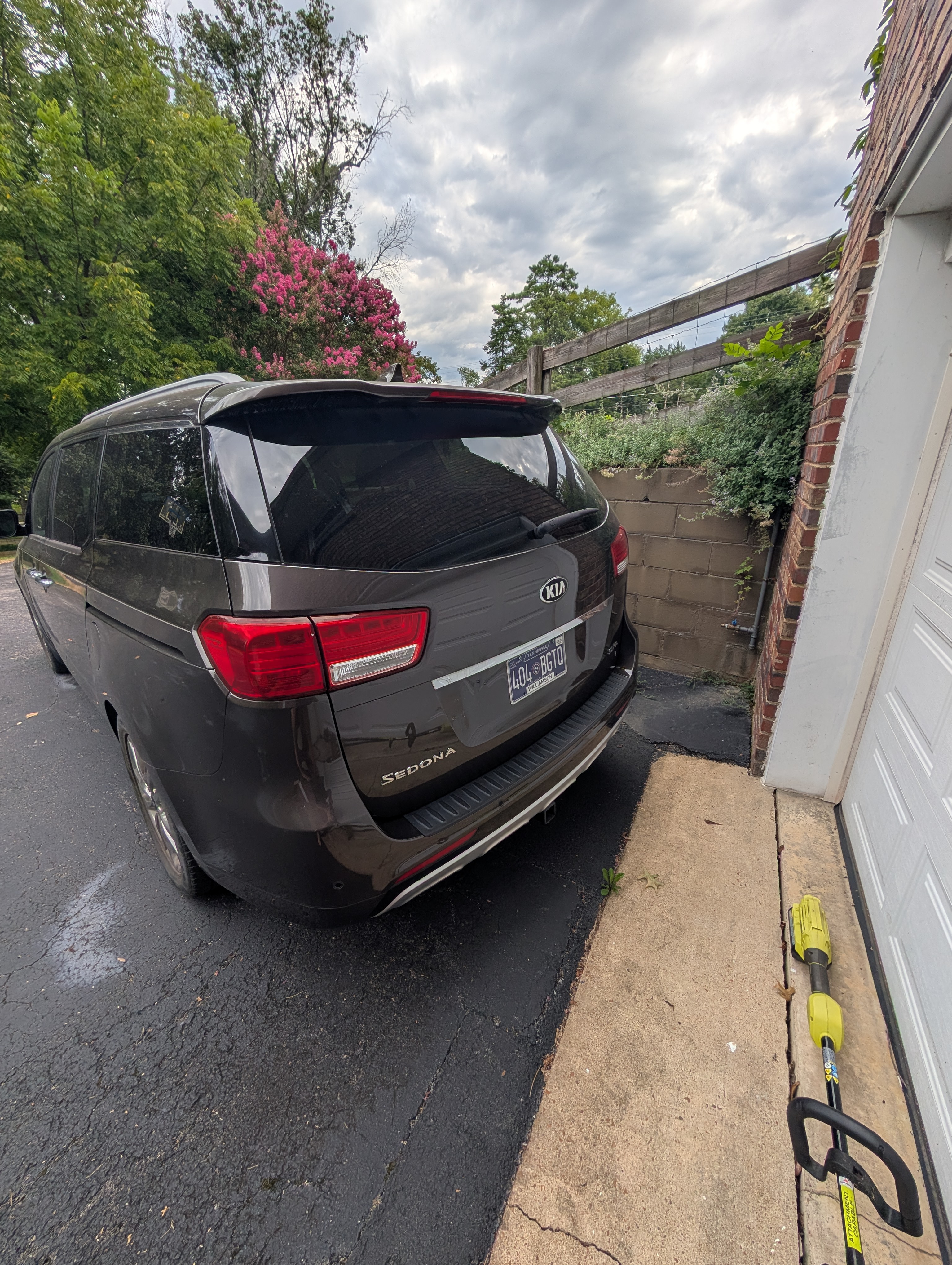 Used 2015 Kia Sedona SX Limited w/ SXL Technology Package FWD image 4