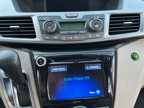 Used 2014 Honda Odyssey EX-L image 17