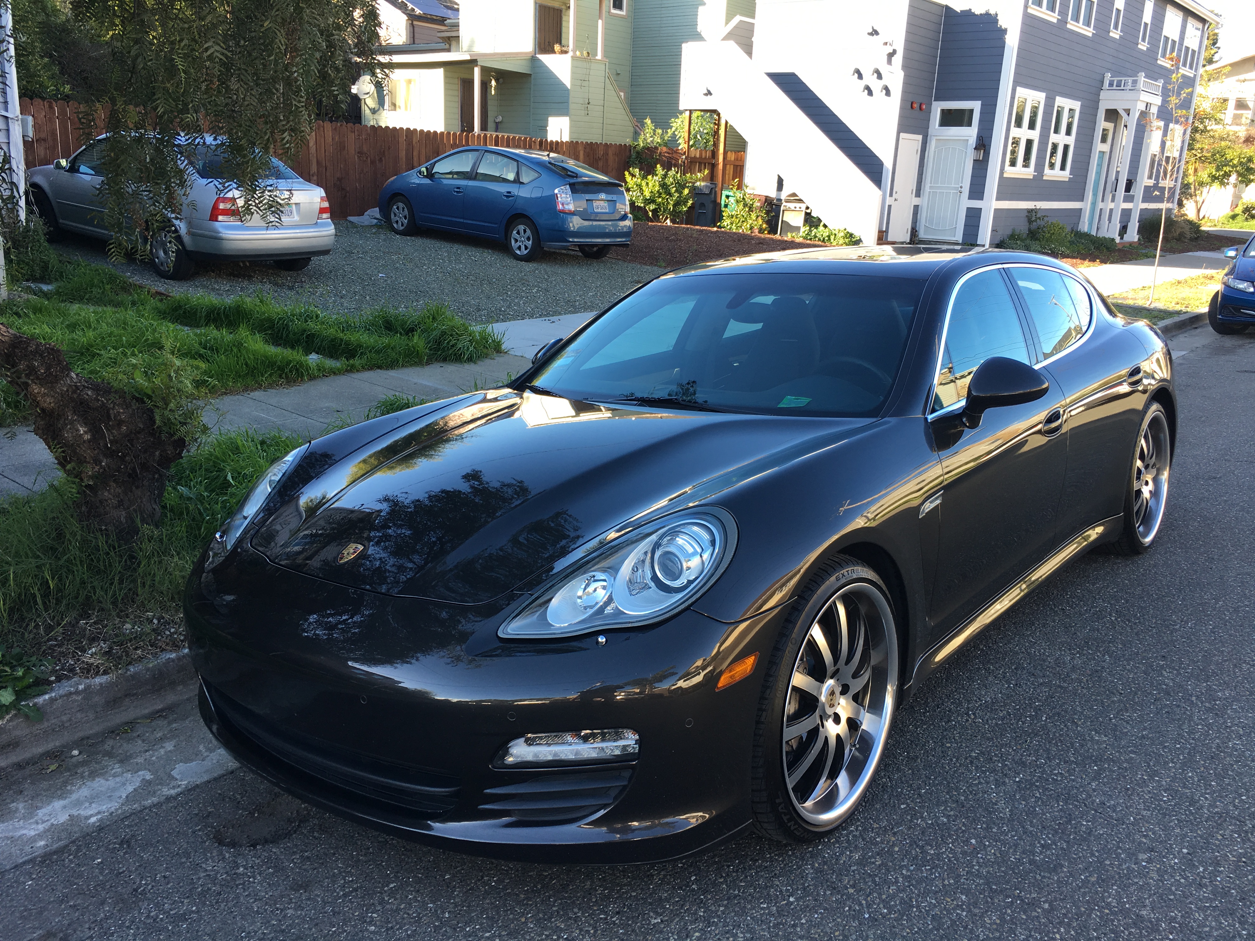 Used 2011 Porsche Panamera S RWD image 1
