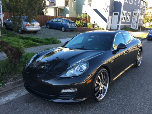 Used 2011 Porsche Panamera S image 1