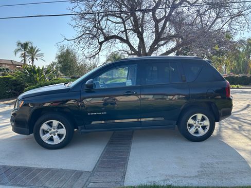 Used 2016 Jeep Compass Sport w/ Power Value Group FWD image 2
