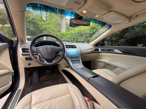 Used 2013 Lincoln MKZ Hybrid image 6