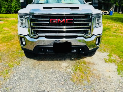 Used 2022 GMC Sierra 2500 SLT w/ SLT Convenience Package AWD/4WD image 2