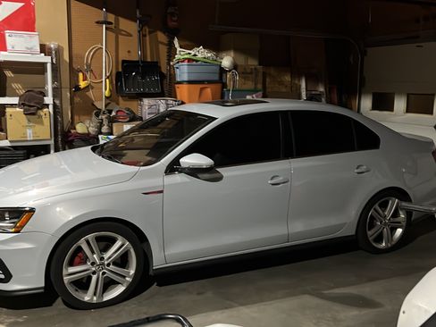 Used 2017 Volkswagen Jetta GLI FWD image 10