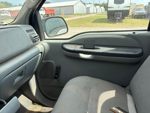 Used 2007 Ford F250 XLT image 12