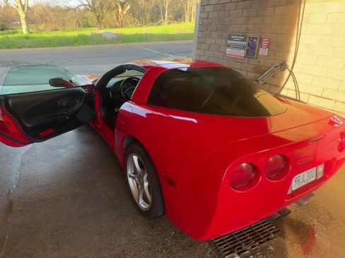 Used 2000 Chevrolet Corvette Coupe w/ Memory Pkg RWD image 6