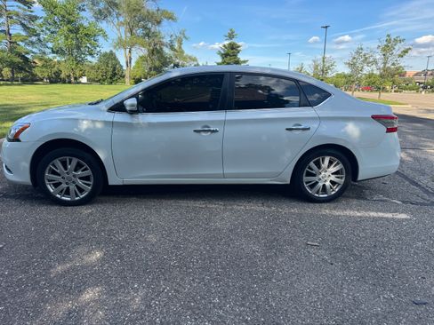 Used 2013 Nissan Sentra SL w/ Premium Pkg FWD image 6