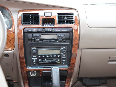 Used 2000 Toyota 4Runner Limited image 20