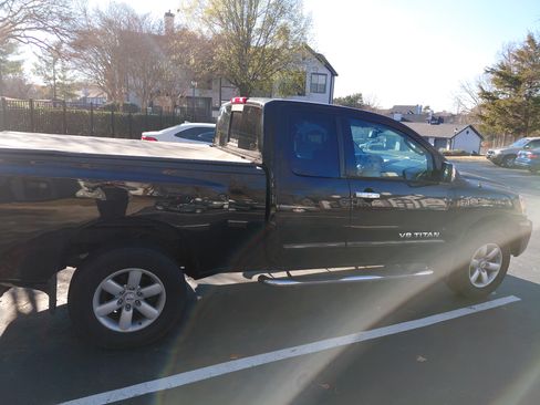 Used 2009 Nissan Titan SE w/ SE Popular Equipment Pkg image 6