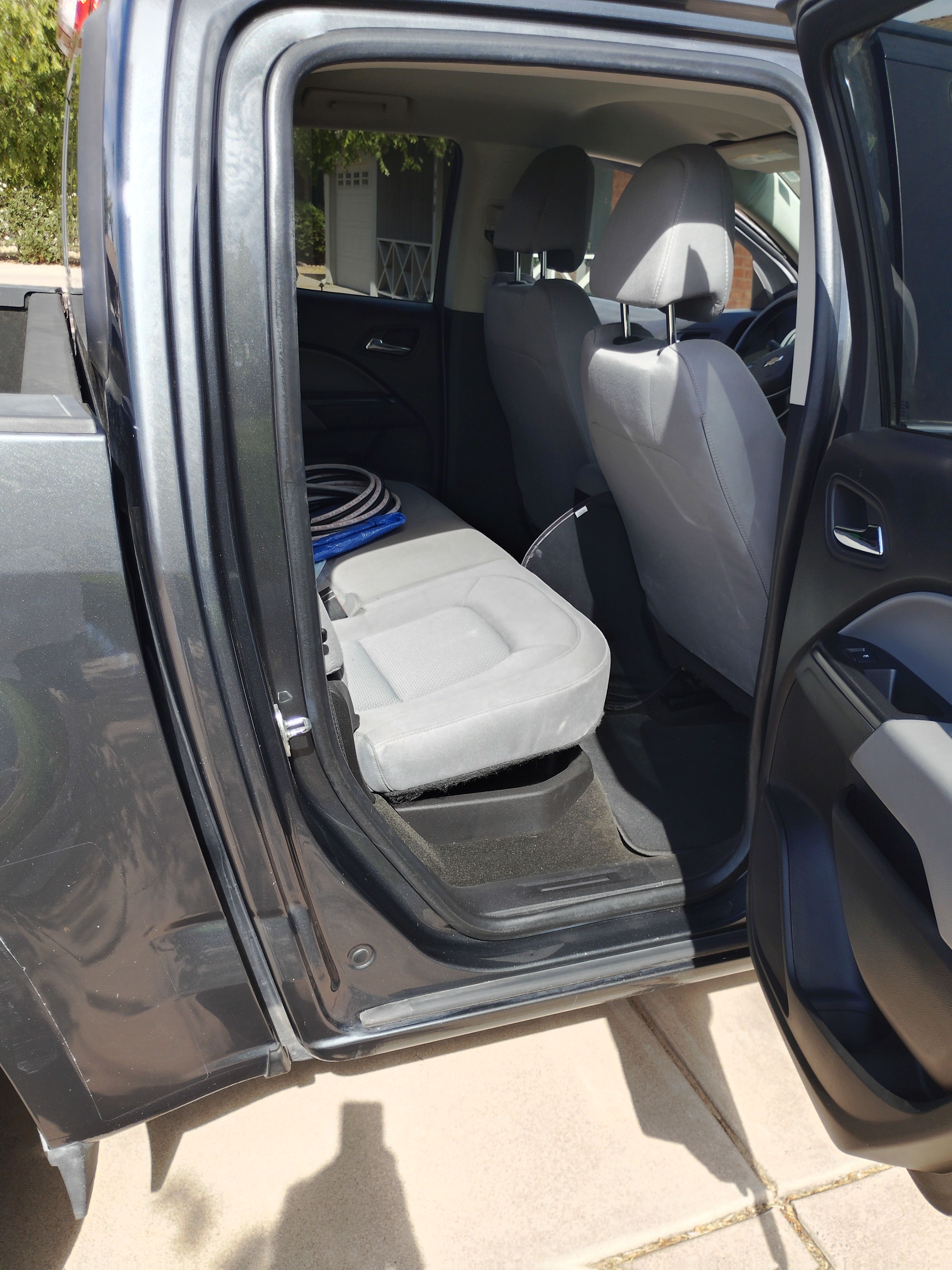Used 2016 Chevrolet Colorado LT w/ LT Convenience Package RWD image 2
