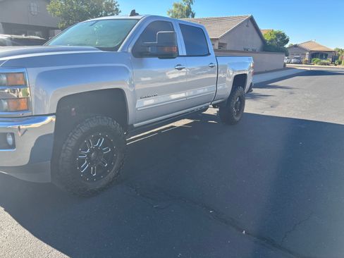 Used 2015 Chevrolet Silverado 2500 LT w/ LT Convenience Package image 4