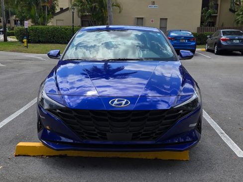 Used 2023 Hyundai Elantra SEL w/ Convenience Package image 16