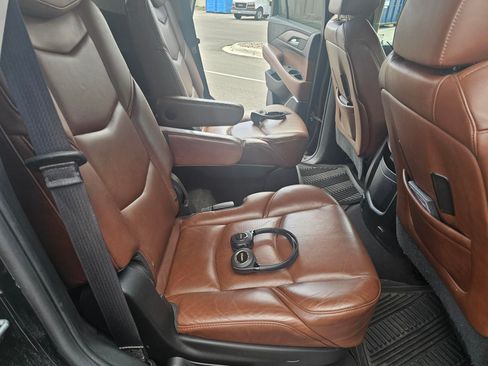 Used 2018 Cadillac Escalade Premium Luxury AWD/4WD image 9