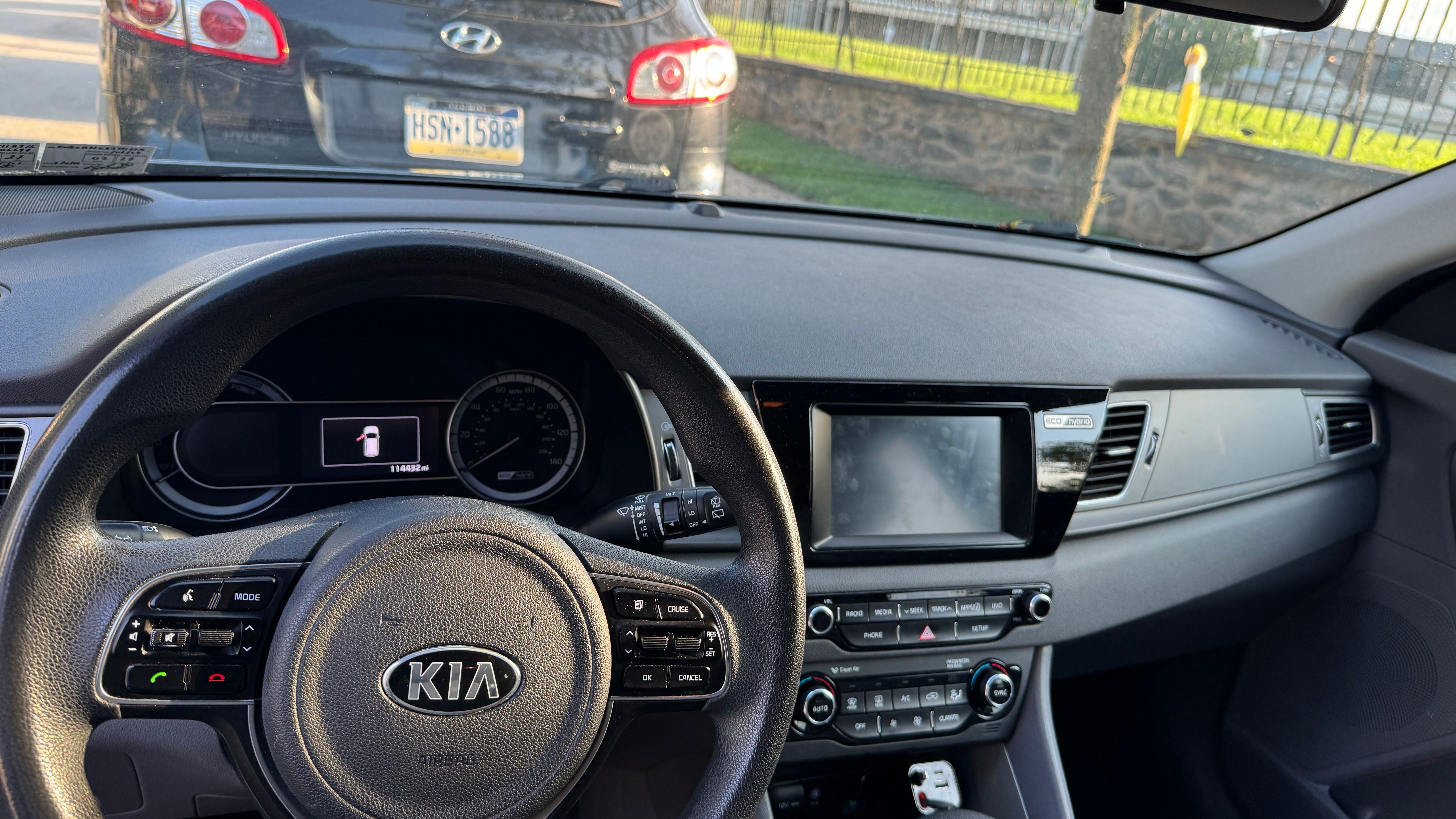 Used 2018 Kia Niro LX FWD image 9