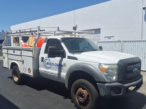 Used 2014 Ford F550 2WD Regular Cab Super Duty w/ Trailer-Tow Package image 3