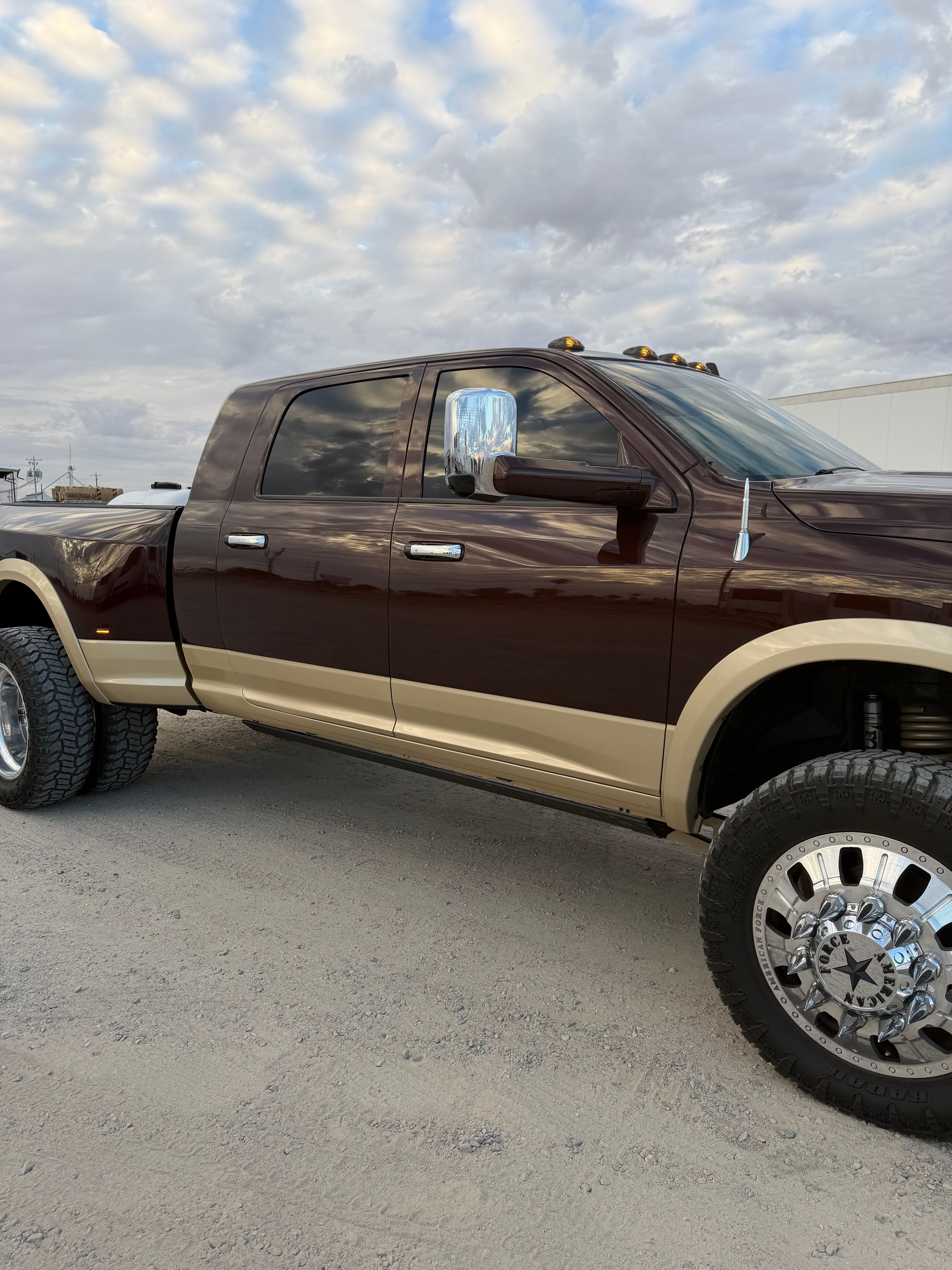 Used 2015 RAM 3500 Laramie Longhorn w/ Convenience Group AWD/4WD image 10