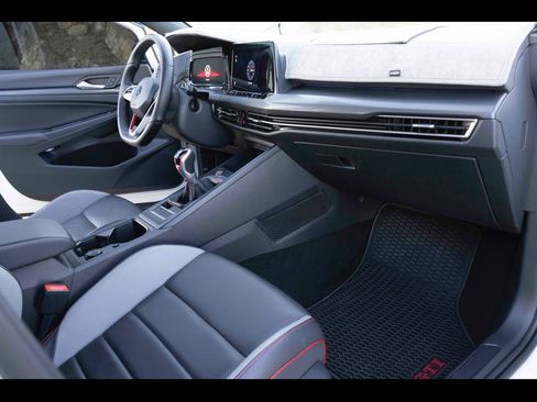 Used 2022 Volkswagen GTI Autobahn image 8