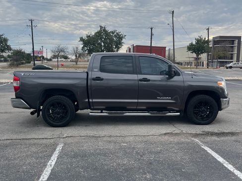 Used 2016 Toyota Tundra SR5 image 2