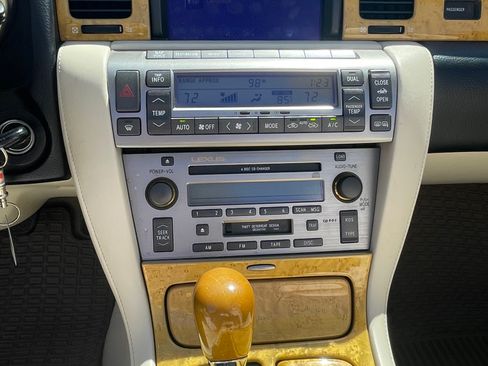 Used 2004 Lexus SC 430 Convertible image 17